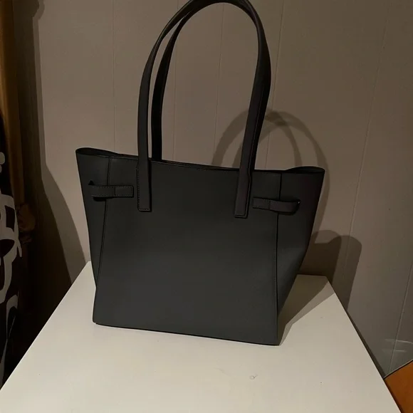 Michael Kors - Picture 3 of 3